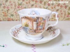 画像2: CH386 Royal Doulton Brambly Hedge  ロイヤルドルトン ブランブリーヘッジ ウィンター ティーカップ＆ソーサー  (2)