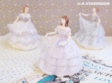 画像1: RW002 Royal Worcester  ロイヤルウースター デビュタント フィギュリン〜Lady Henrietta〜 (1)