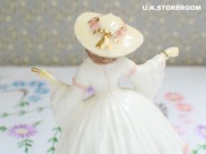 画像7: RW010 Royal Worcester  ロイヤルウースター ファッショナブルヴィクトリアンズ フィギュリン〜Lady Sophie〜 (7)