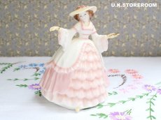 画像2: RW010 Royal Worcester  ロイヤルウースター ファッショナブルヴィクトリアンズ フィギュリン〜Lady Sophie〜 (2)