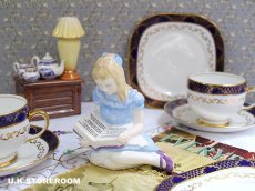 画像1: CP038 Coalport  コールポート アリス・イン・ワンダーランド フィギュリン〜Alice〜 (1)