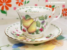 画像2: RA158 Royal Albert  ロイヤルアルバート コヴェントガーデンフルーツシリーズ -ピアー- ティーカップ＆ソーサー (2)