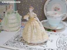 画像1: RW060 Royal Worcester  ロイヤルウースター デビュタント フィギュリン 〜Lady Elizabeth〜 (1)