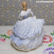 画像5: RW066 Royal Worcester  ロイヤルウースター デビュタント フィギュリン〜Lady Emma〜 (5)