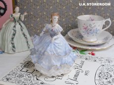 画像1: RW066 Royal Worcester  ロイヤルウースター デビュタント フィギュリン〜Lady Emma〜 (1)