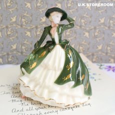 画像2: CP099Coalport  コールポート フェアレストフラワーズ フィギュリン〜Holly〜 (2)