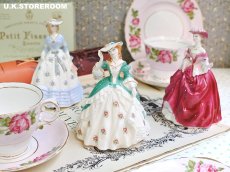 画像1: RW097 Royal Worcester  ロイヤルウースター ファッショナブルヴィクトリアンズ フィギュリン〜Lady Sarah〜 (1)