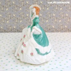 画像5: RW097 Royal Worcester  ロイヤルウースター ファッショナブルヴィクトリアンズ フィギュリン〜Lady Sarah〜 (5)