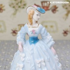 画像6: RW106 Royal Worcester  ロイヤルウースター ファッショナブルヴィクトリアンズ フィギュリン〜Lady Charlotte〜 (6)