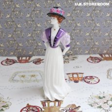 画像2: RW106 Royal Worcester  ロイヤルウースター マイフェアレディ  フィギュリン 〜Lady Camilla〜 (2)