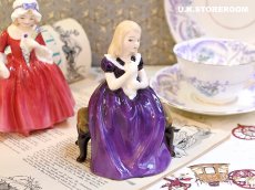 画像1: OB462 Royal Doulton   ロイヤルドルトン フィギュリン 〜Affection〜 (1)