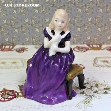 画像2: OB462 Royal Doulton   ロイヤルドルトン フィギュリン 〜Affection〜 (2)