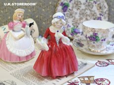 画像1: OB460 Royal Doulton  ロイヤルドルトン フィギュリン〜Lavinia〜 (1)