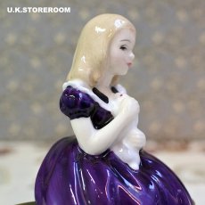 画像7: OB462 Royal Doulton   ロイヤルドルトン フィギュリン 〜Affection〜 (7)