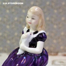 画像6: OB462 Royal Doulton   ロイヤルドルトン フィギュリン 〜Affection〜 (6)