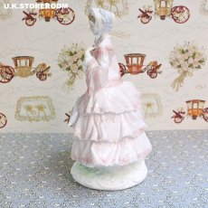 画像6: RW127 Royal Worcester ロイヤルウースター  Walking Out Dresses of The 19th Century フィギュリン 〜1855 : The Crinoline〜 (6)