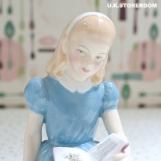 画像7: OB484 Royal Doulton  ロイヤルドルトン フィギュリン〜Alice〜 (7)