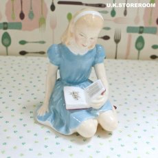 画像4: OB484 Royal Doulton  ロイヤルドルトン フィギュリン〜Alice〜 (4)