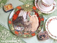 画像1: CH407 Royal Doulton Lesley Anne Ivory  レズリー・アン・アイボリー Cats in the window ウィンター ピクチャープレート  (1)