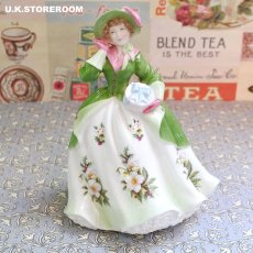画像2: RW128 Royal Worcester  ロイヤルウースター フィギュリン〜Sweet Holly〜 (2)