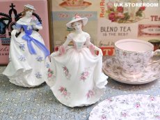 画像1: RW129 Royal Worcester ロイヤルウースター フィギュリン〜Sweet Rose〜 (1)
