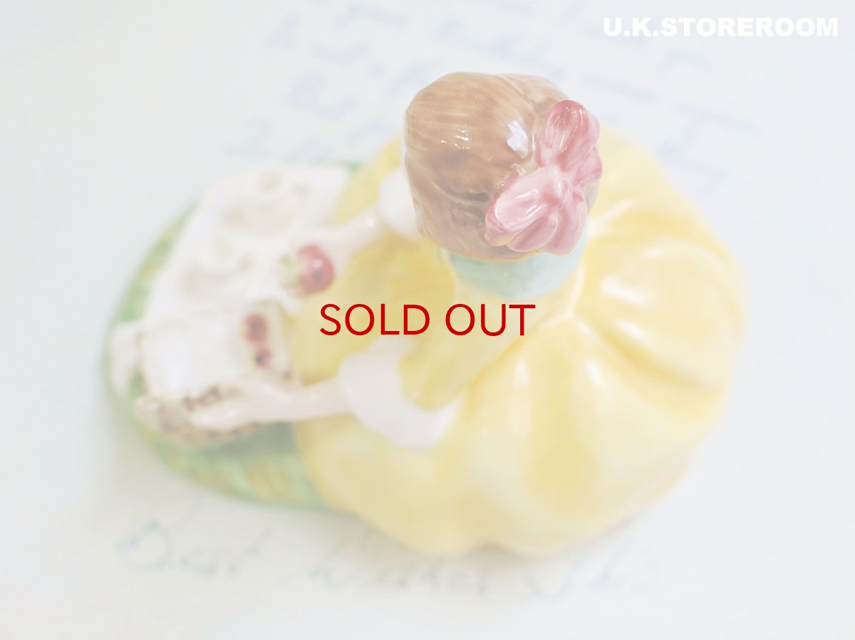 画像4: OB502 Royal Doulton   ロイヤルドルトン フィギュリン 〜Picnic〜 (4)