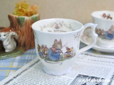 画像1: CH421 Royal Doulton Brambly Hedge  ロイヤルドルトン ブランブリーヘッジ バースデー マグカップ (1)