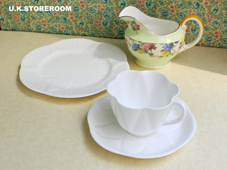 シェリー Shelley レア 希少 ストロベリー デインティシェイプのトリオ② シェリー Shelley レア 希少 ストロベリー デインティシェイプの